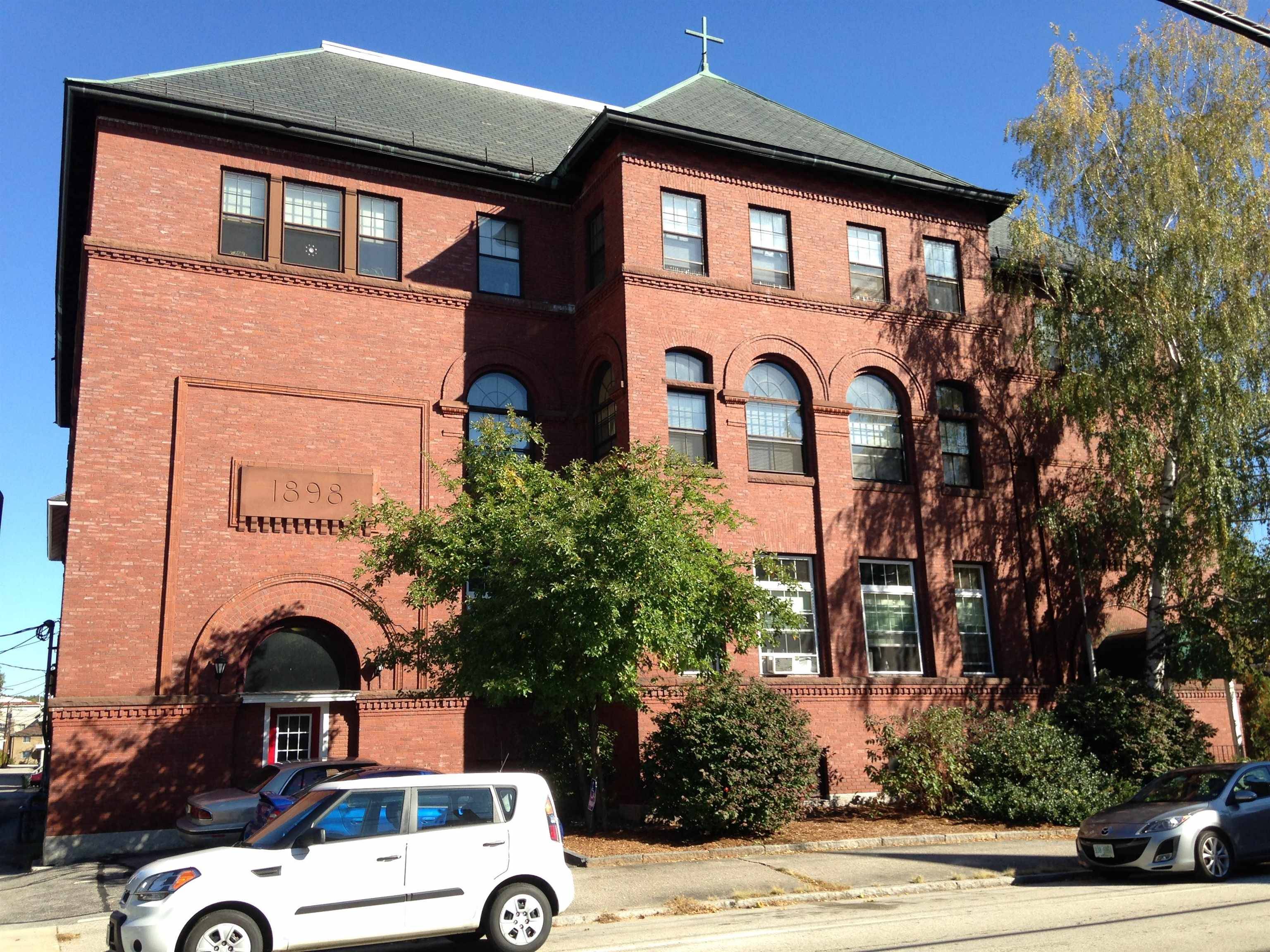 Manchester, NH 03103,521 Pine ST #203