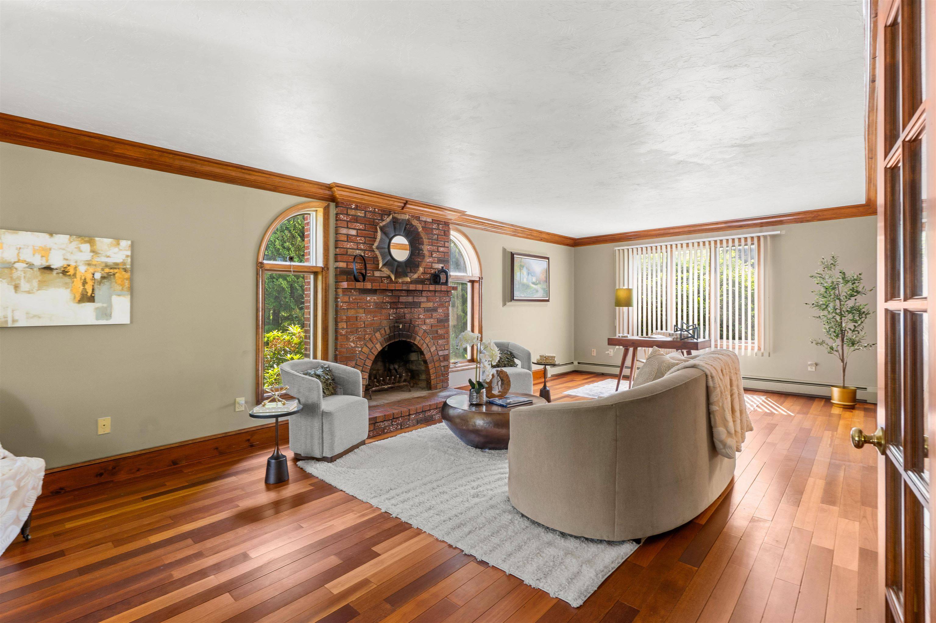 Hudson, NH 03051-3538,10 Roy DR