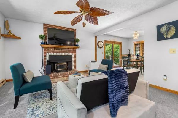 Hooksett, NH 03106,14 Johns DR