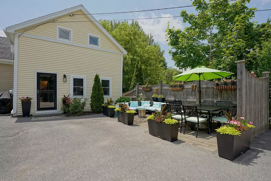 15 Arbor ST ##1, Exeter, NH 03833