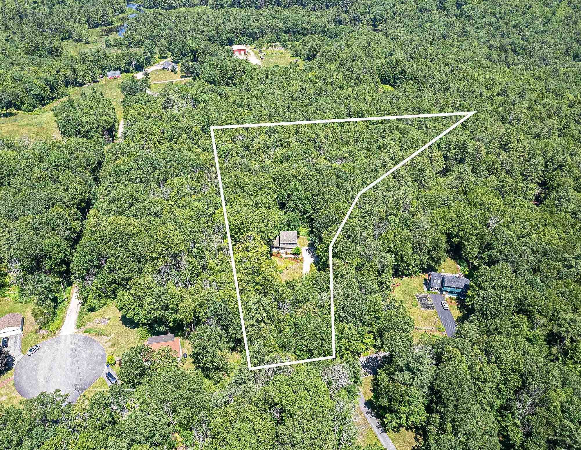 Goffstown, NH 03045,21 Portage RD