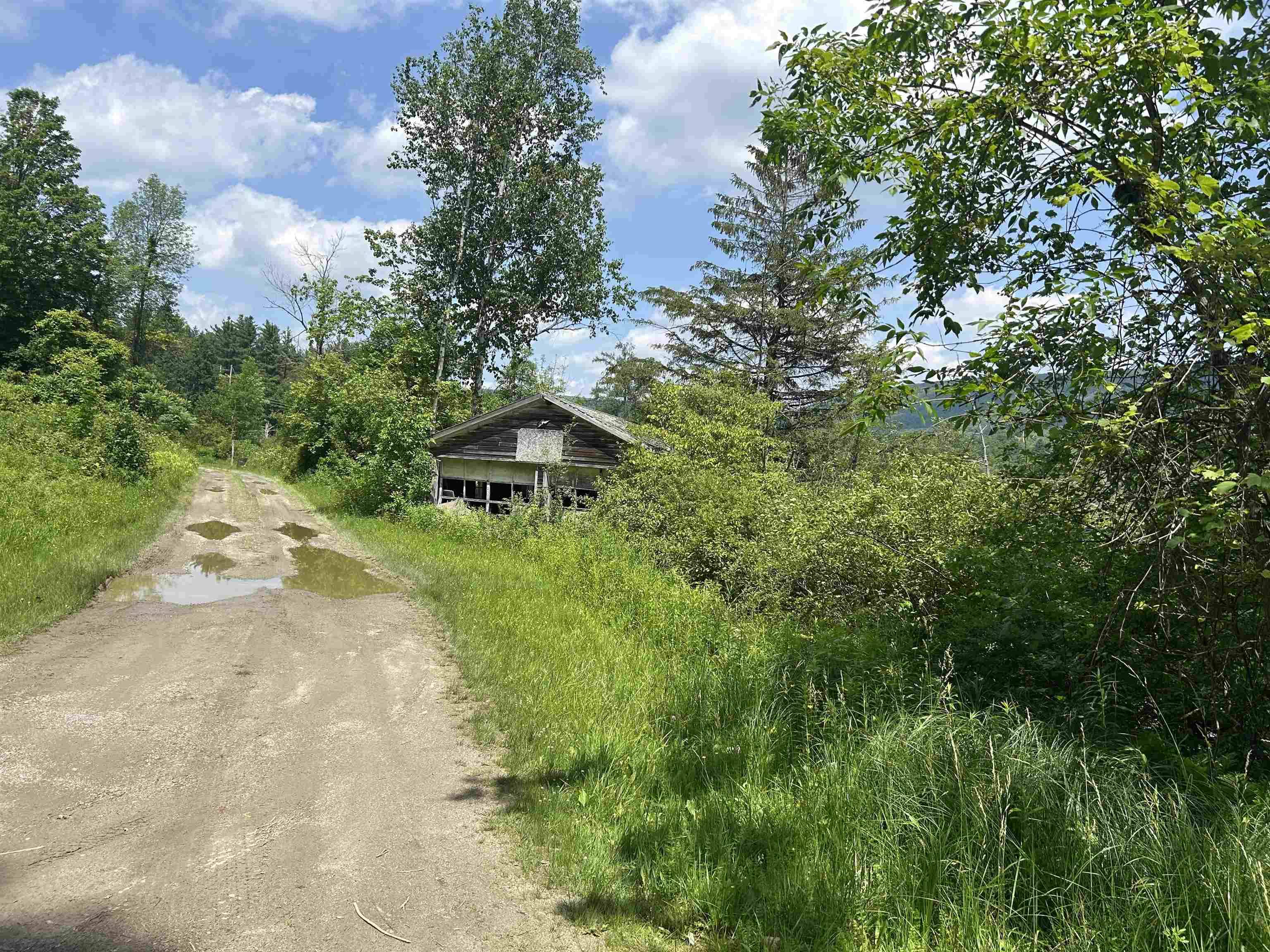 40 Washing Brook RD, Pownal, VT 05201