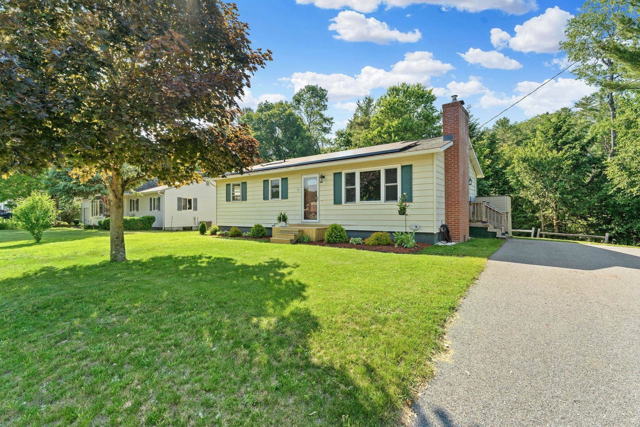 41 Foster RD, Essex, VT 05452
