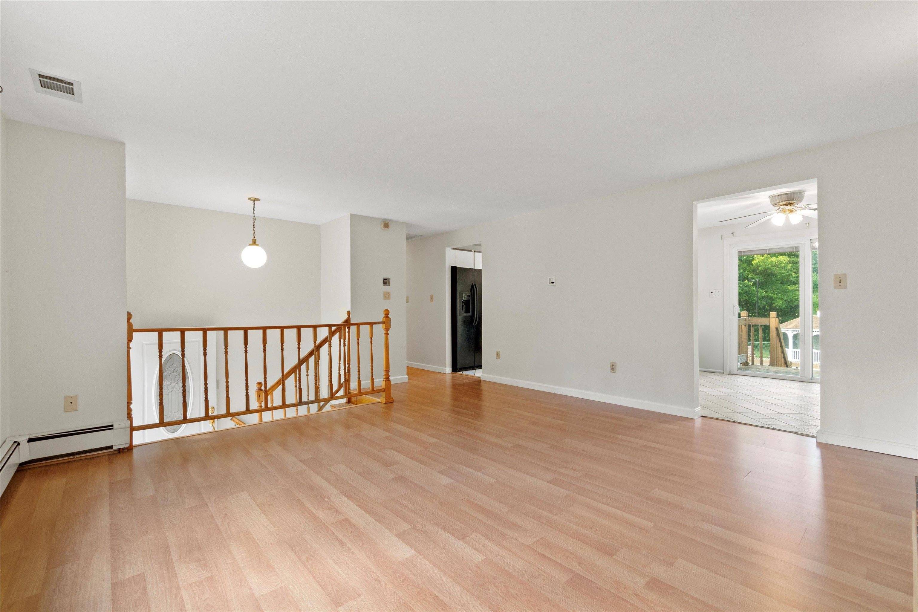 Pelham, NH 03076,1116 Mammoth RD