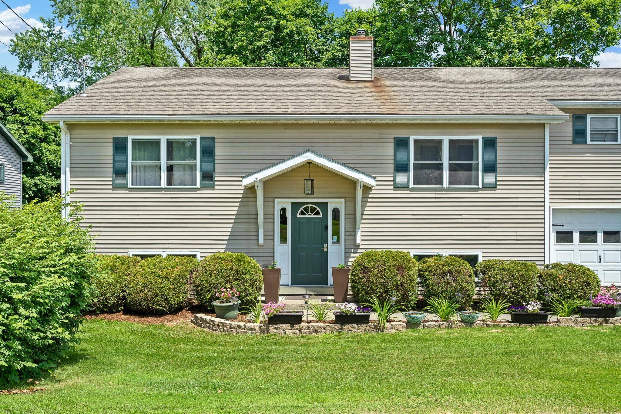 13 Queen ST, Barre City, VT 05641