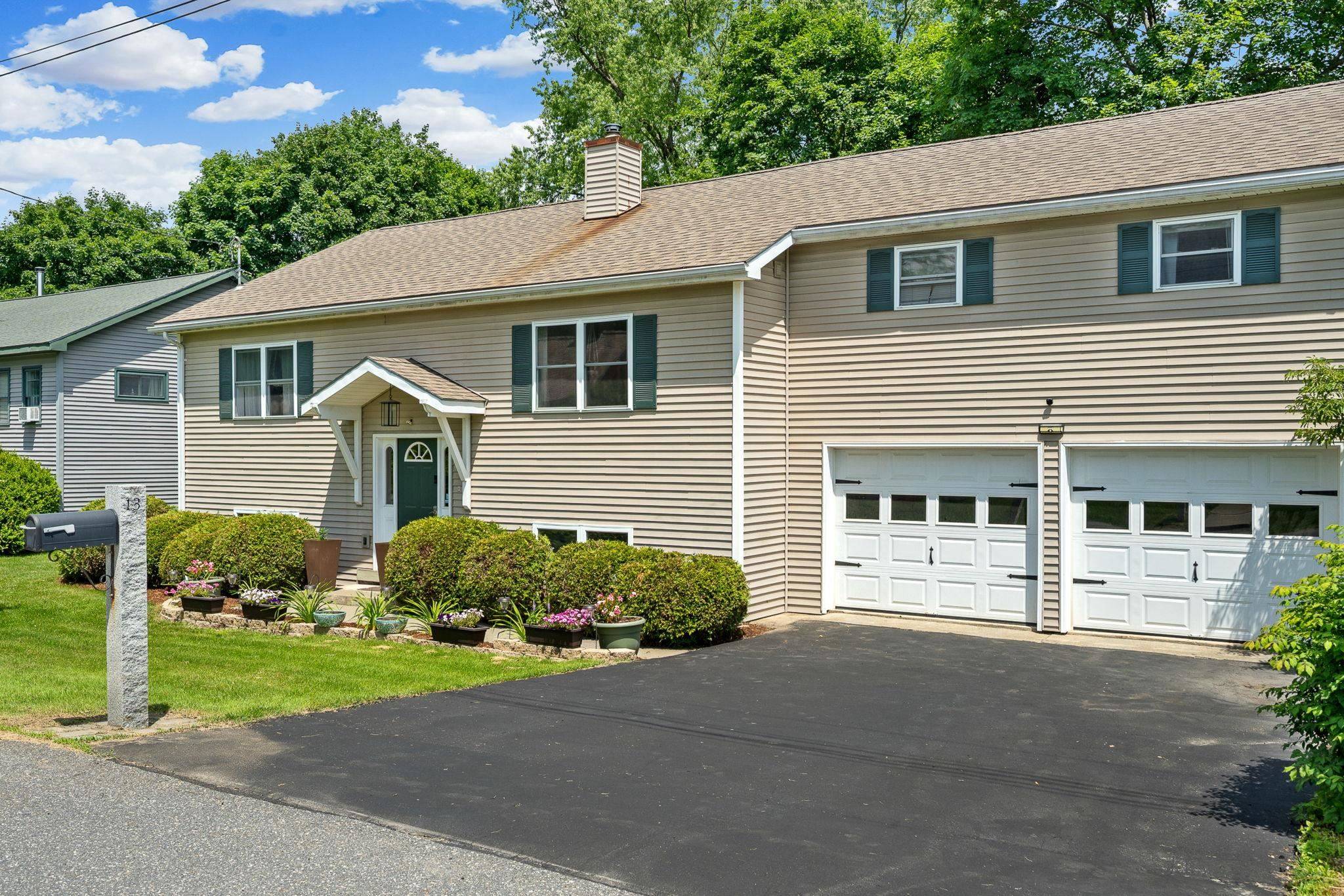 Barre City, VT 05641,13 Queen ST
