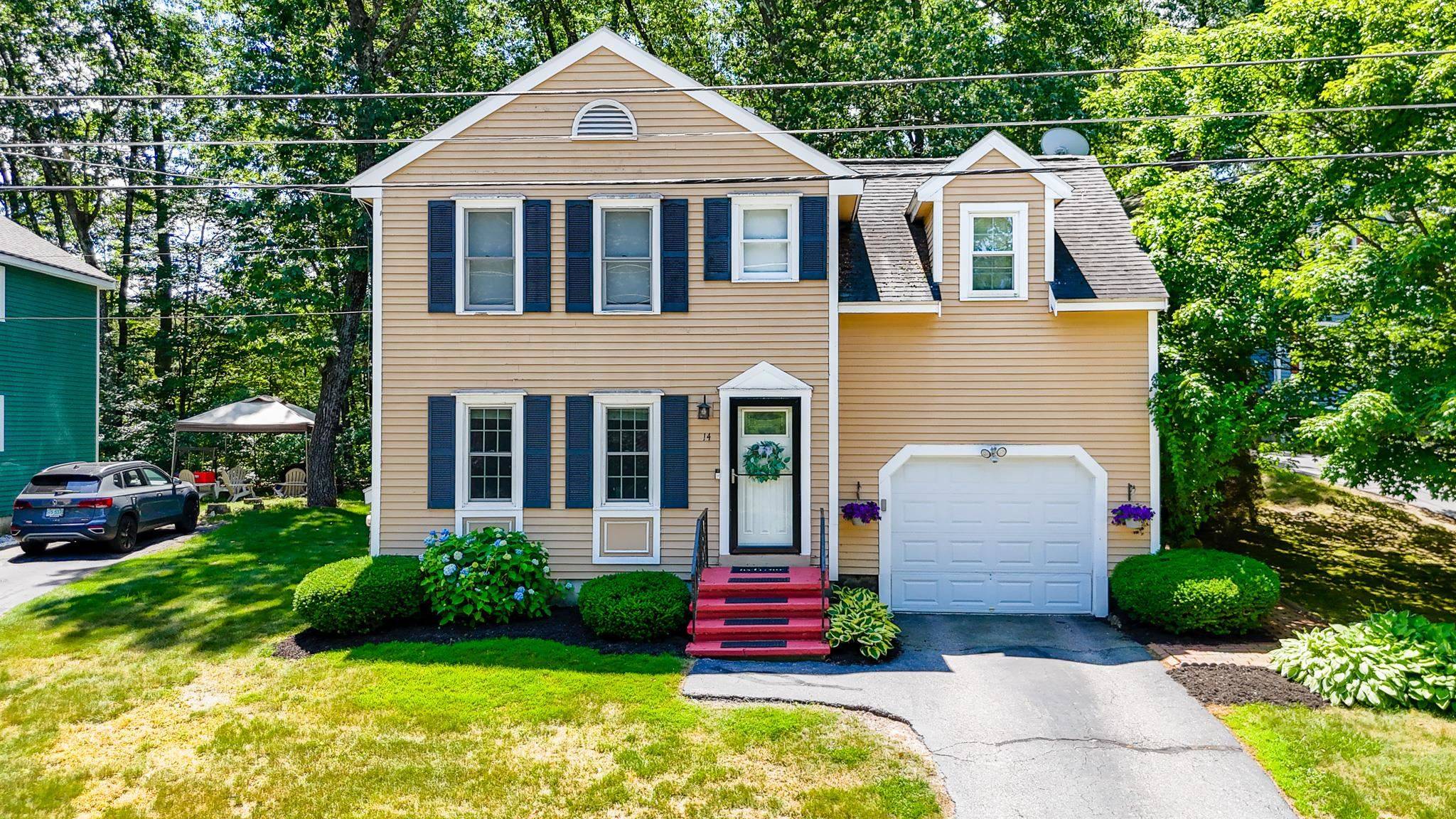 14 Beaujolais DR, Nashua, NH 03062