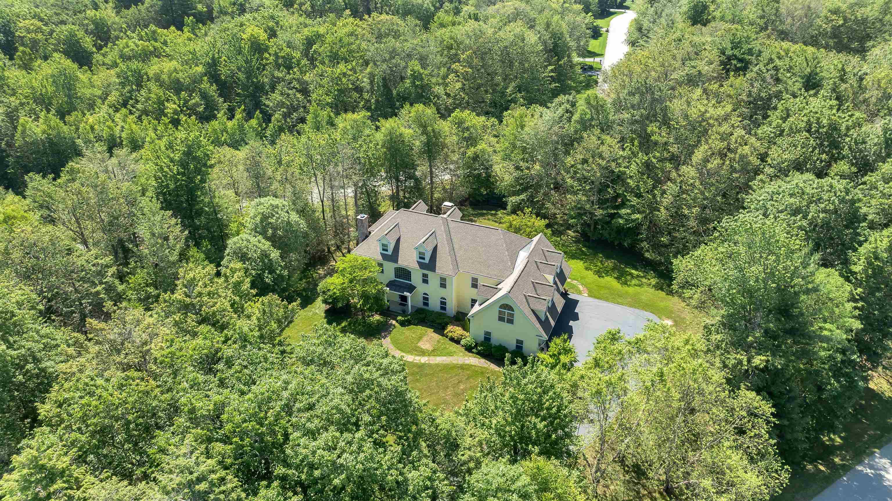 30 Squier DR, North Hampton, NH 03862