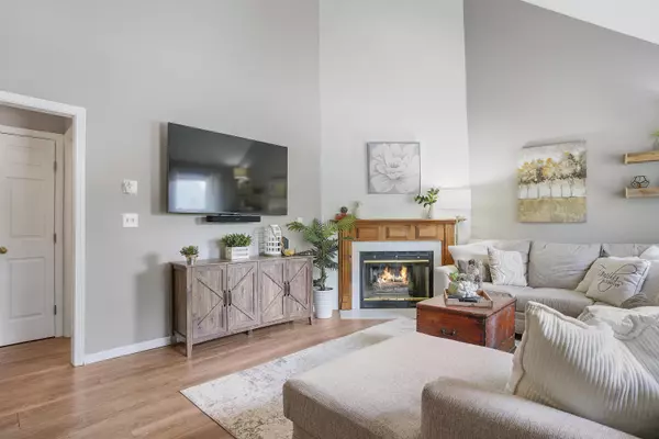 Nashua, NH 03062,75 Cadogan WAY