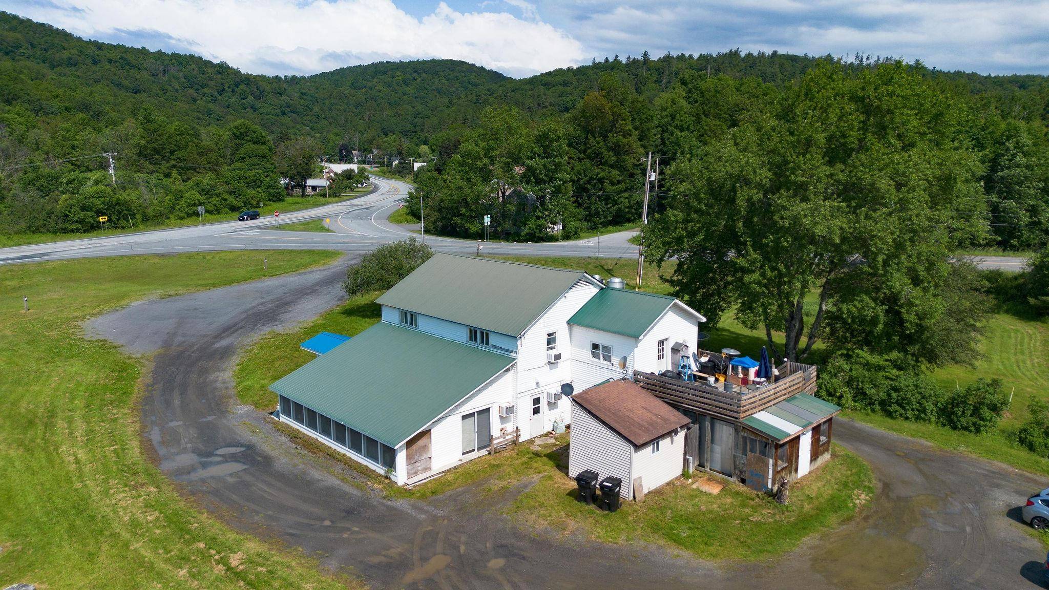 Chester, VT 05143,32 VT Route 10