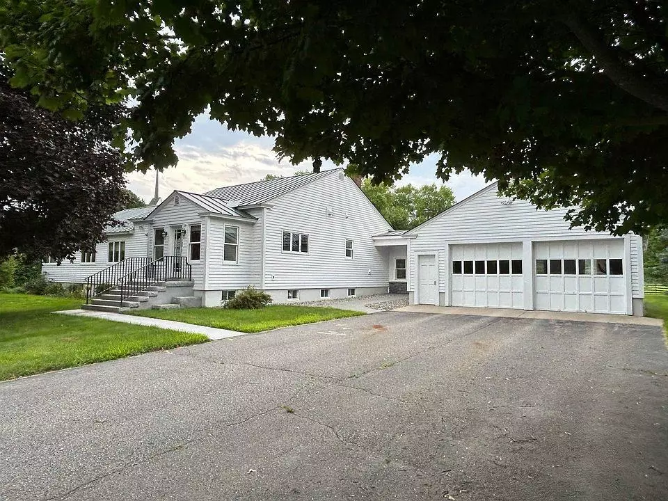 Bradford, VT 05033,155 Upper Plain