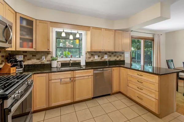 Newmarket, NH 03857,15 Bennett WAY