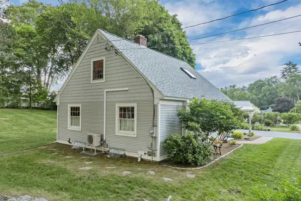 Laconia, NH 03246,195 Morningside DR