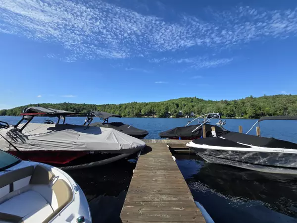 Sunapee, NH 03782,3 Lake AVE #3