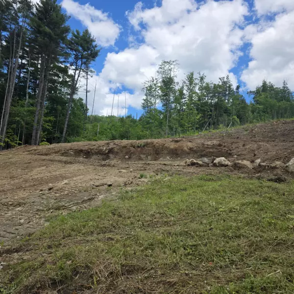 Newport, NH 03773,214 South Main ST