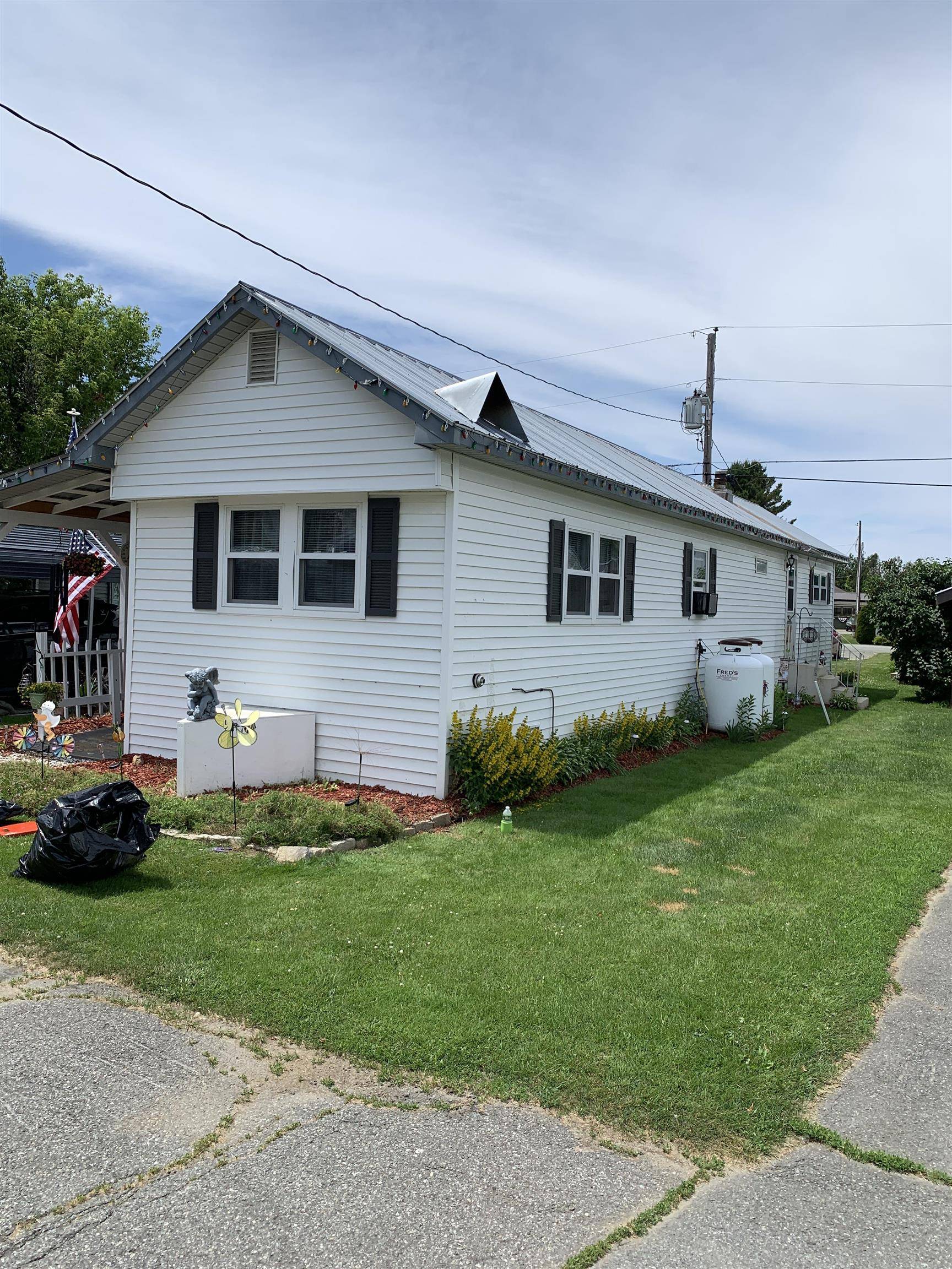 Derby, VT 05928,224 Shattuck HL #B05