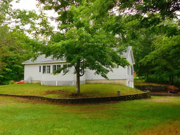 Wakefield, NH 03887,169 Whippoorwill RD