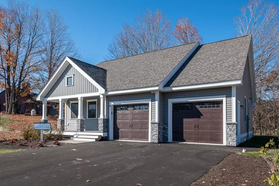 24 Edgewater WAY, Brentwood, NH 03833