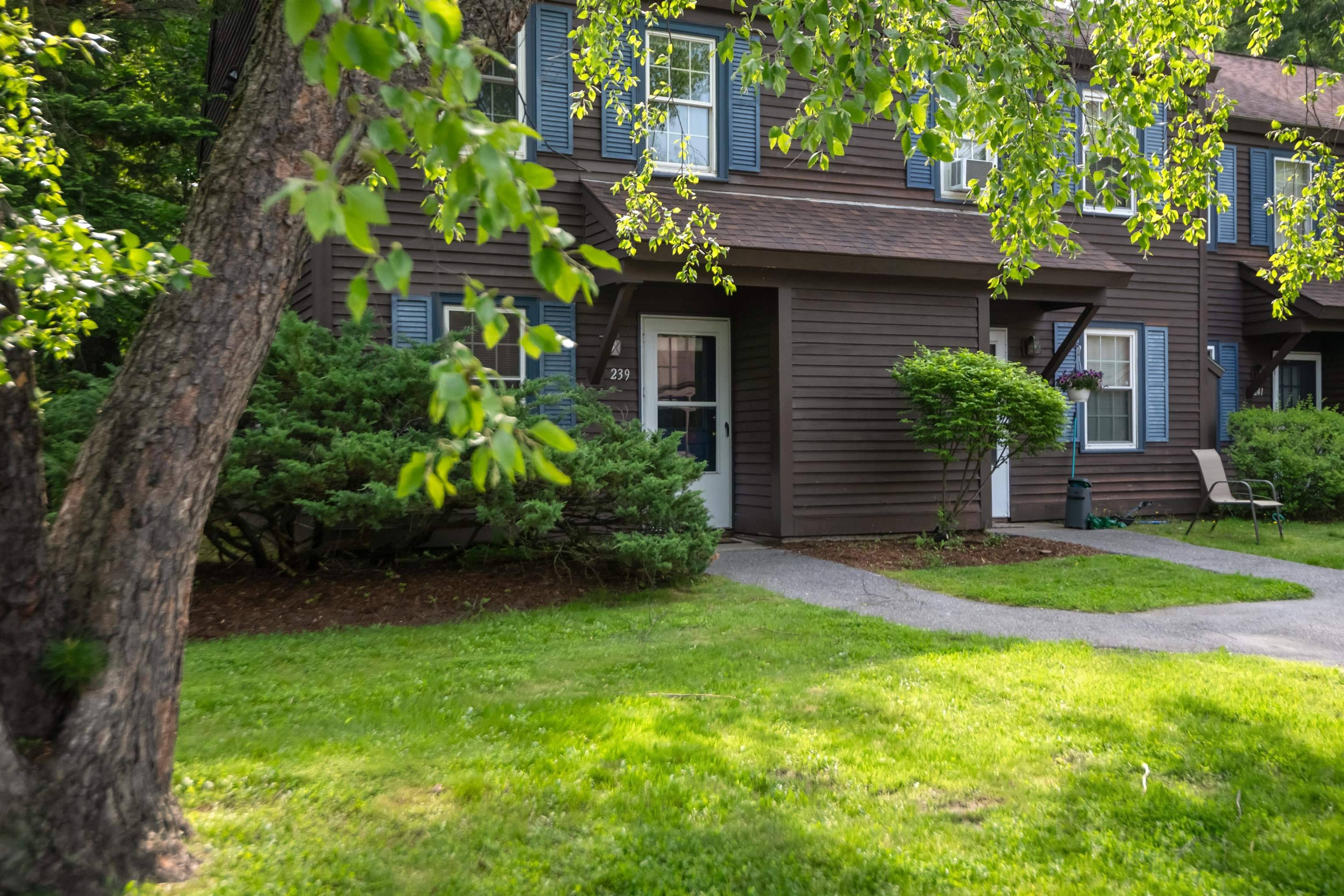 South Burlington, VT 05403,239 Twin Oaks TER