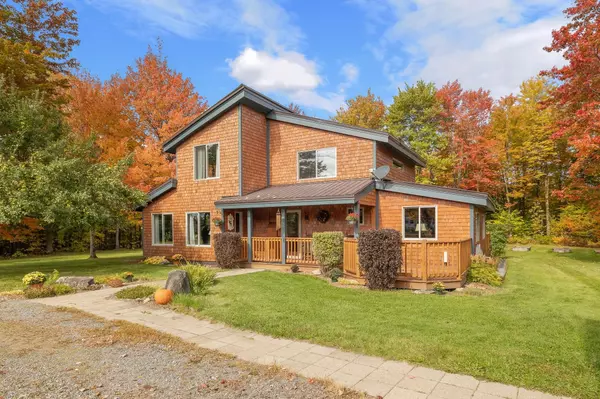 1916 North RD, Eden, VT 05653