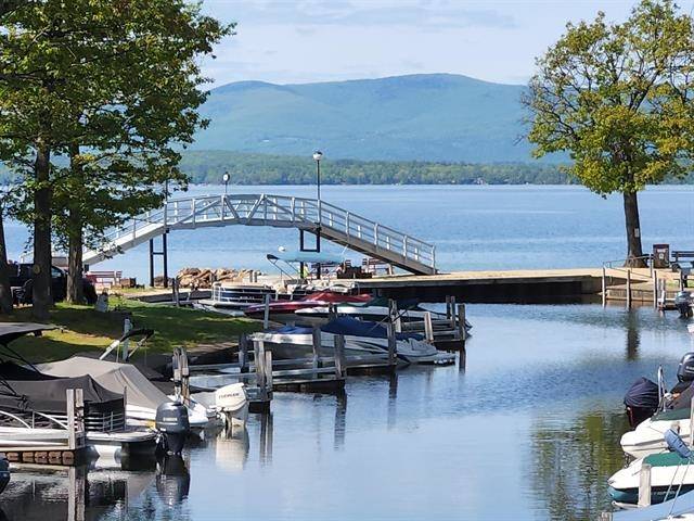 1 Woodbridge LSP RD, Gilford, NH 03249