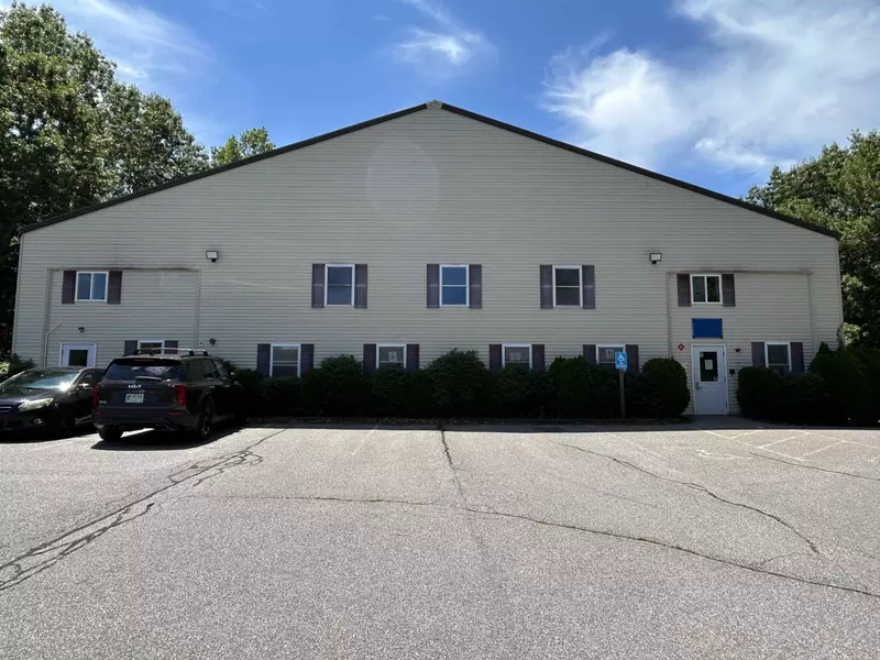 8 Continental DR #B, Exeter, NH 03833