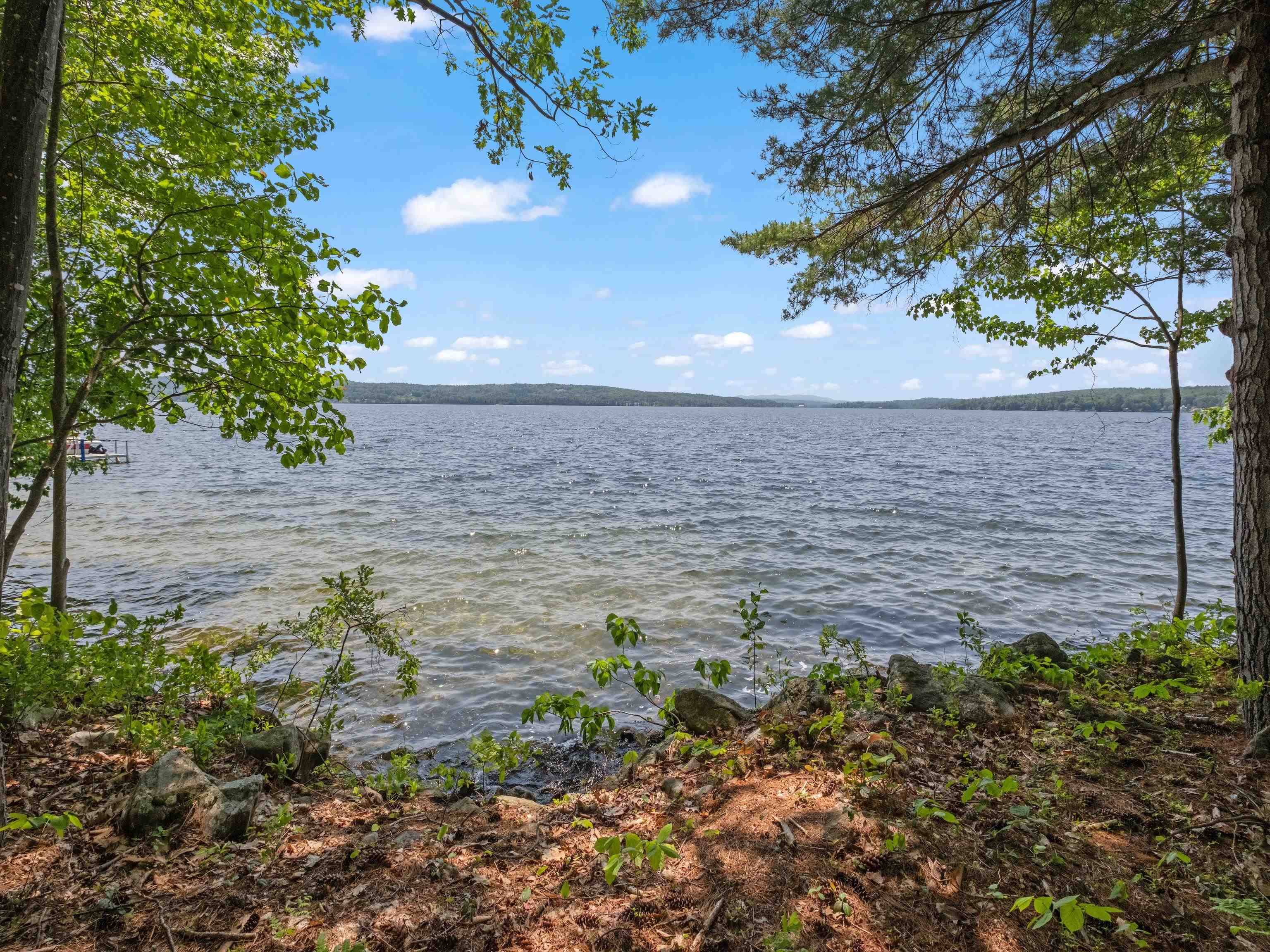 Laconia, NH 03246,432 Shore DR