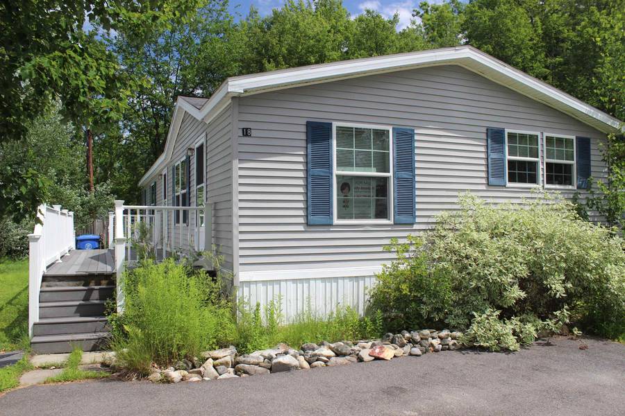 18 Hunter BLVD, Londonderry, NH 03053
