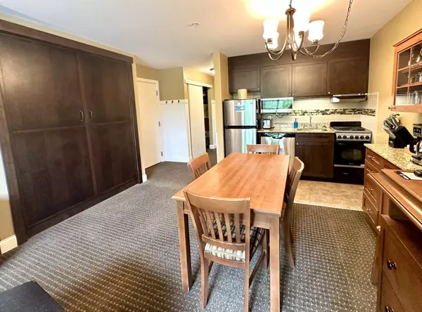 304/306, Qtr 3 Grand Summit WAY, Dover, VT 05356