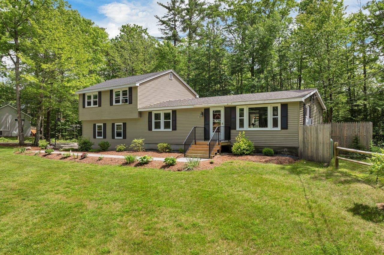 806 North Line RD, Tuftonboro, NH 03816