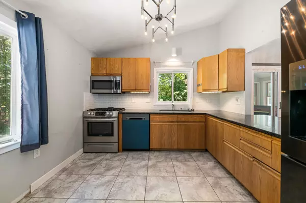Deerfield, NH 03037,34 Pleasant Hill RD