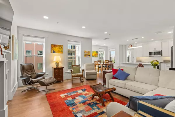 Portsmouth, NH 03801,50 Maplewood AVE #308