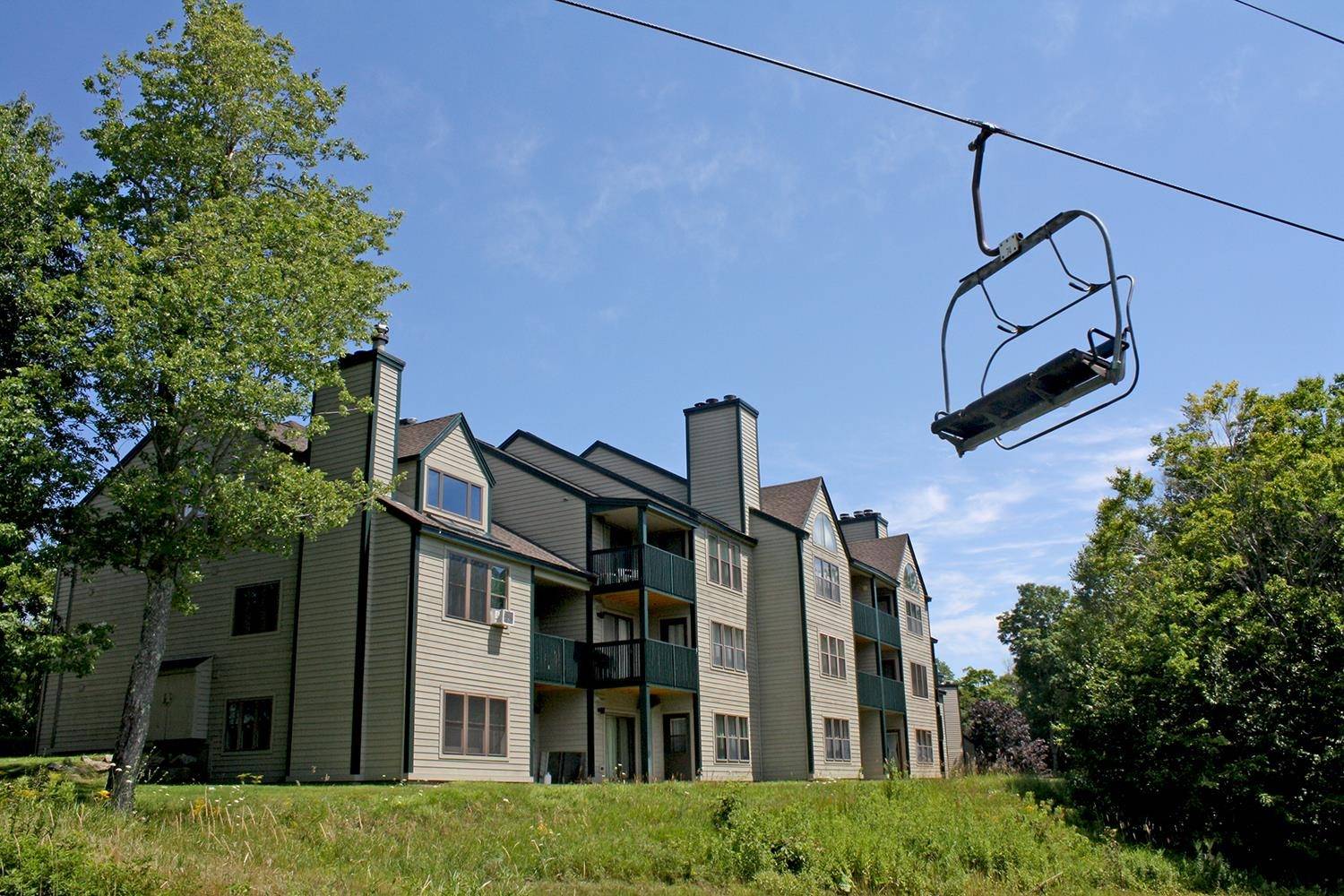 81 White LOOP #F102, Ludlow, VT 05149