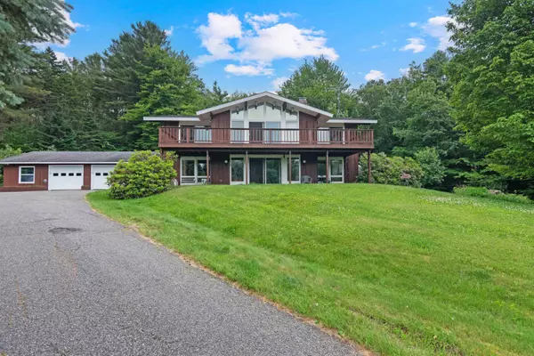 176 Towne Hill DR, Morristown, VT 05661