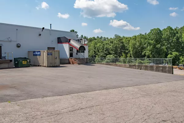 Hudson, NH 03051,76 Derry RD #Rear