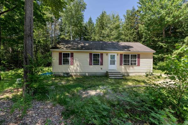 31 Beech River CIR, Ossipee, NH 03864