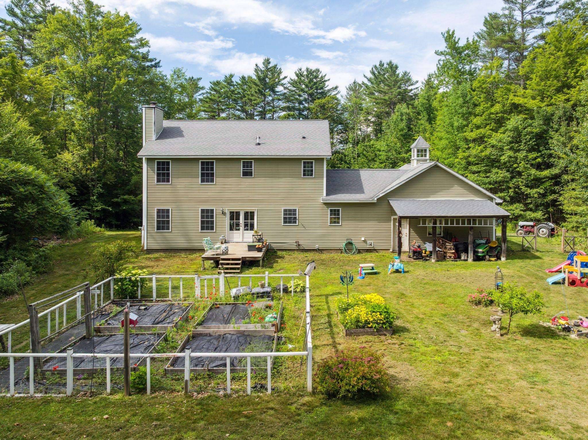 Hartland, VT 05048,28 Webster RD