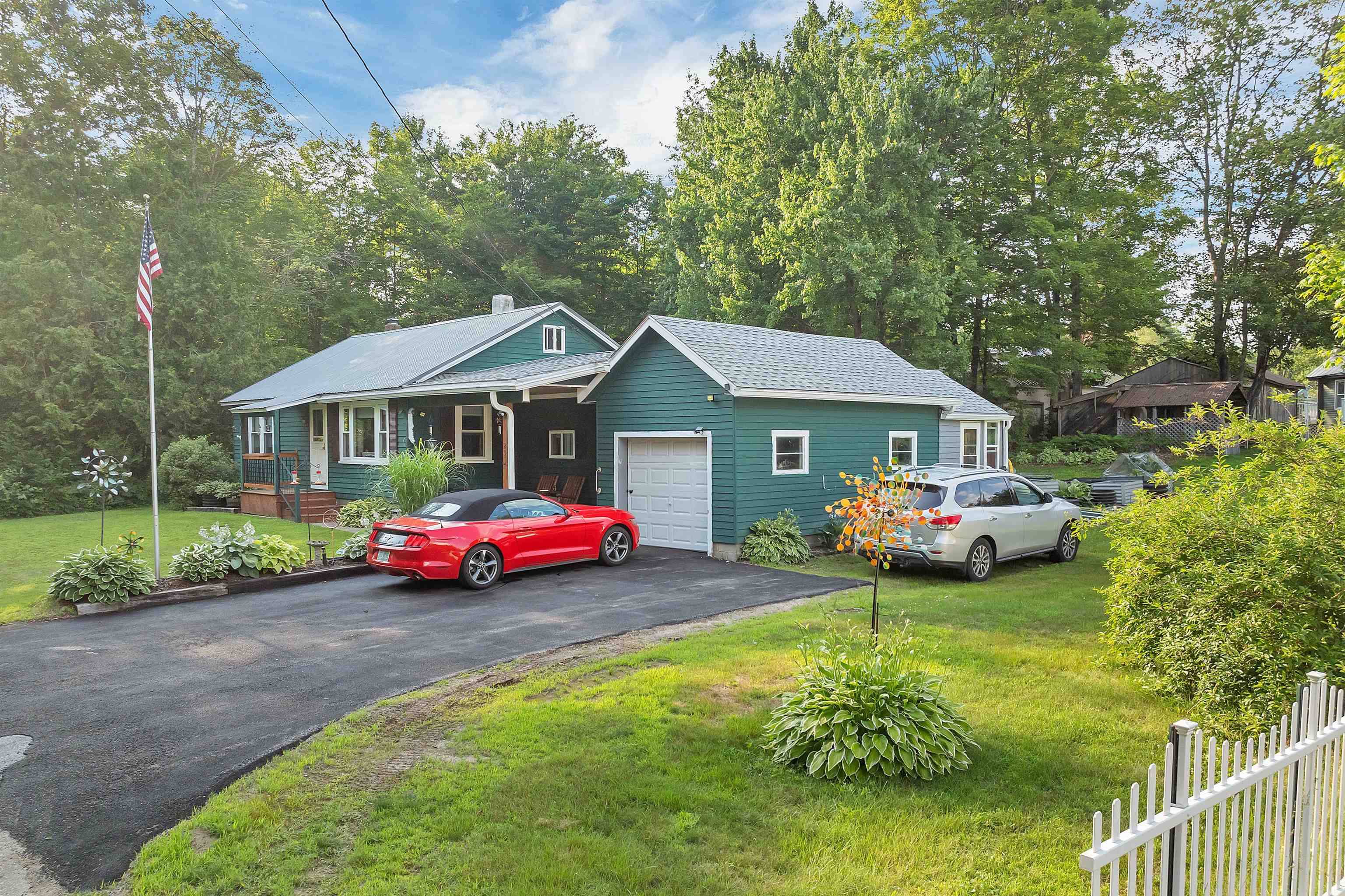 Woodstock, NH 03262,23 Oakes ST