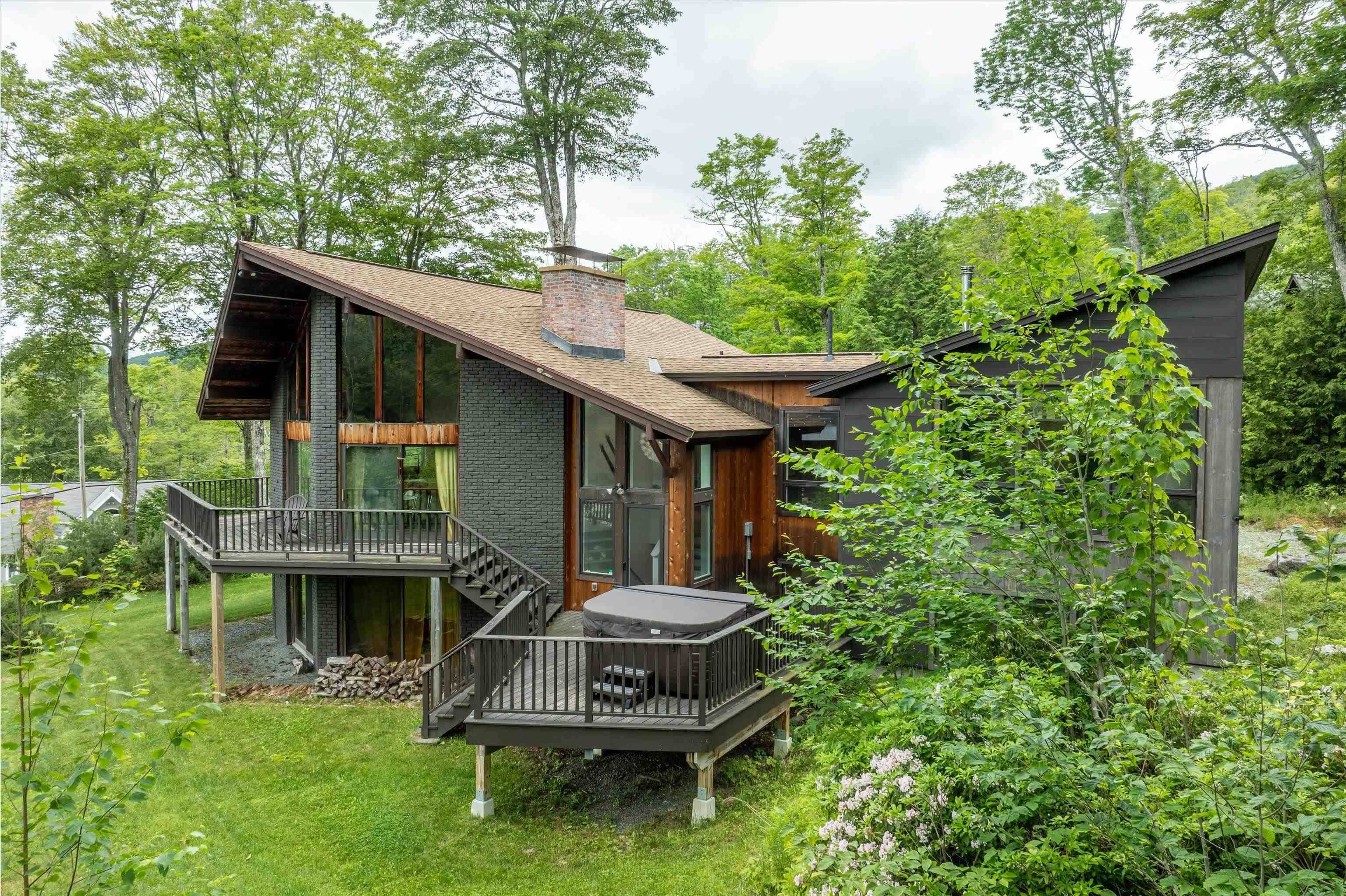 126 Route 66, Ludlow, VT 05149