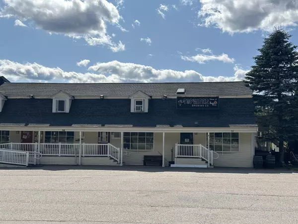 748 Calef HWY, Barrington, NH 03825