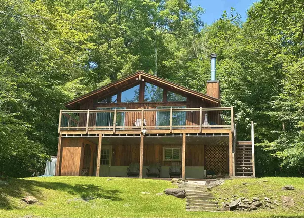 8 Lilla LN, Wilmington, VT 05363