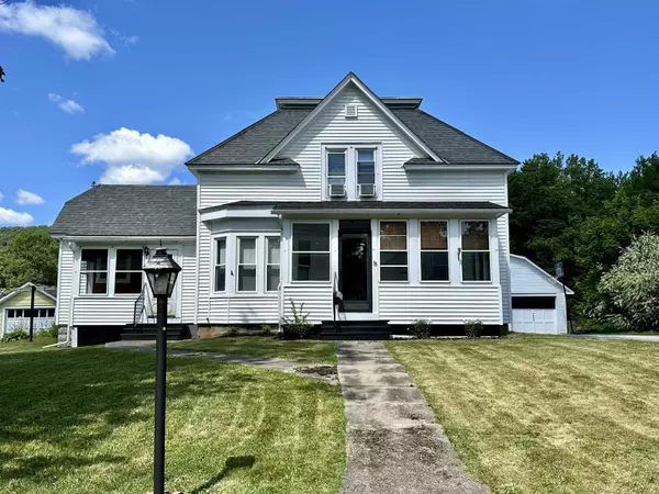 33 Gibbs ST, Proctor, VT 05675
