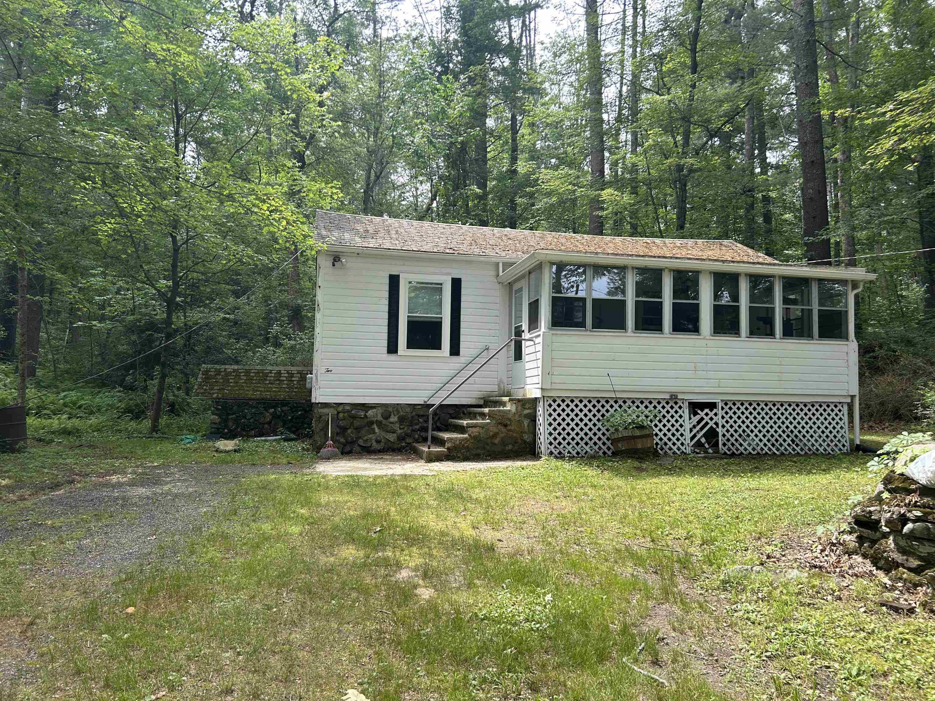 2 S Shore DR, Pelham, NH 03076