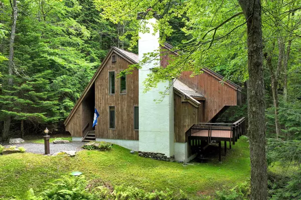 261 Hawk Spur RD, Plymouth, VT 05056