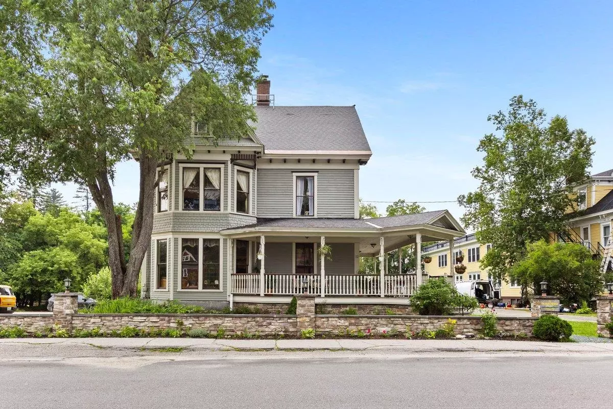 Lancaster, NH 03584,12 High ST