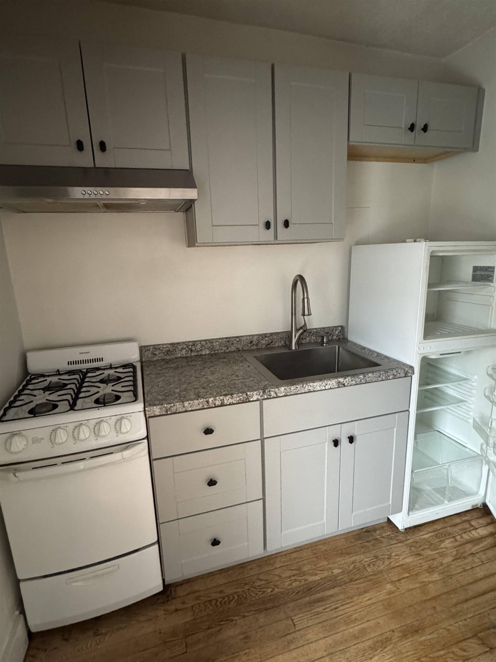 Keene, NH 03431,11 Court ST #12