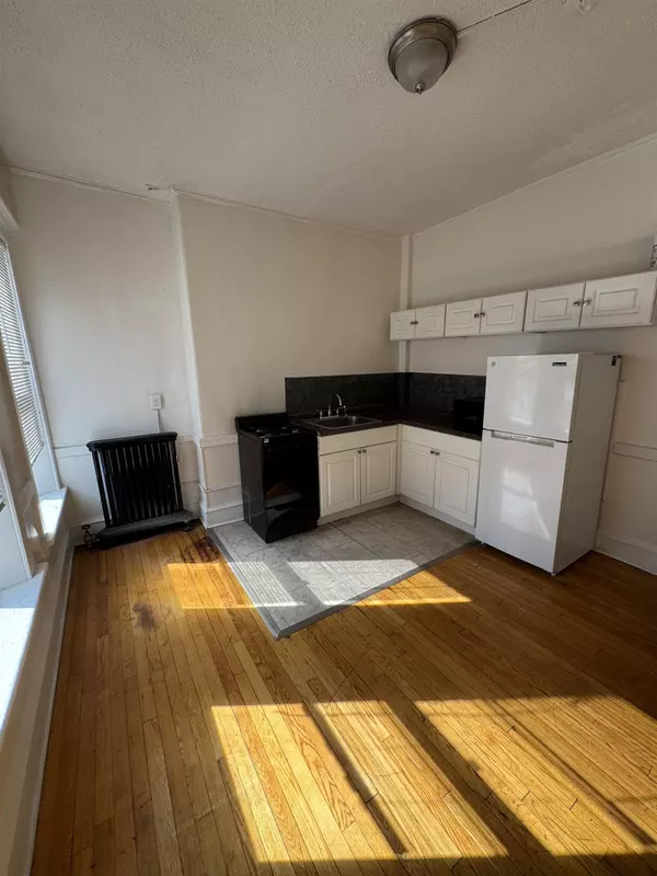 11 Court ST #7, Keene, NH 03431