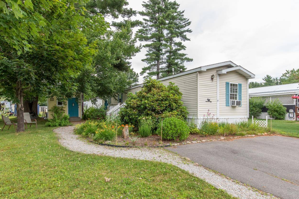 14 Monarch DR, Concord, NH 03303