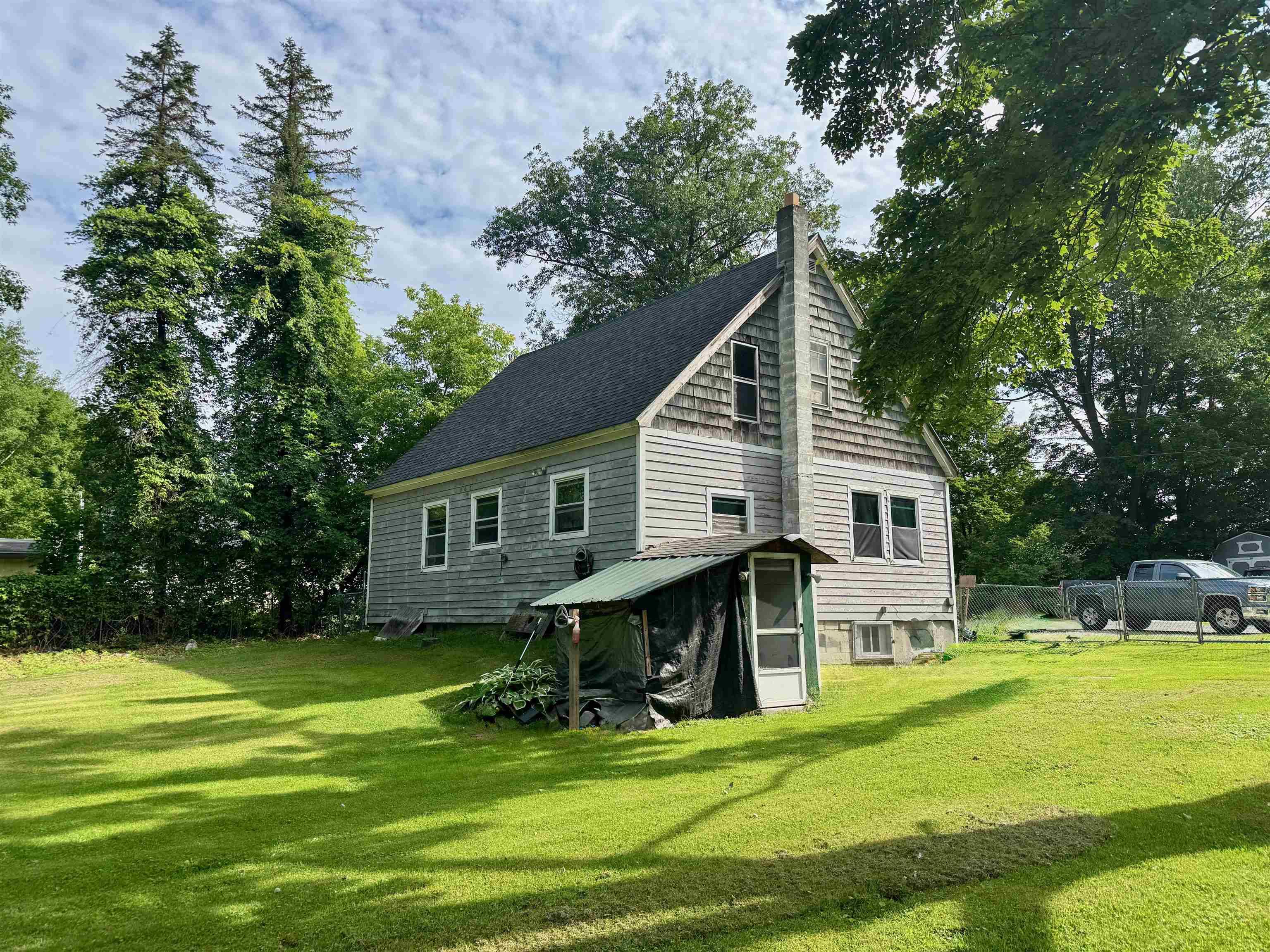 91 Nelson RD, Bennington, VT 05201