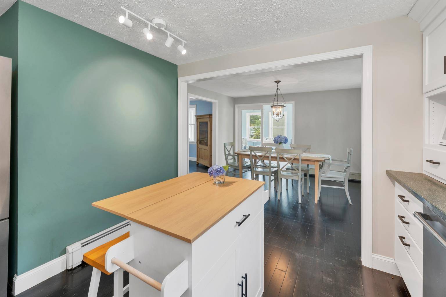 Dover, NH 03820,15 Rutland ST